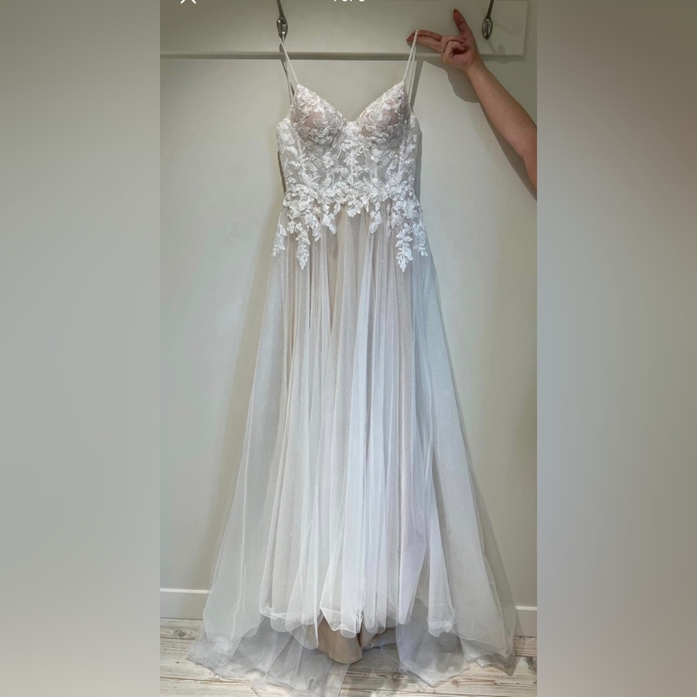 *Never worn* Stella York style 7514 wedding dress